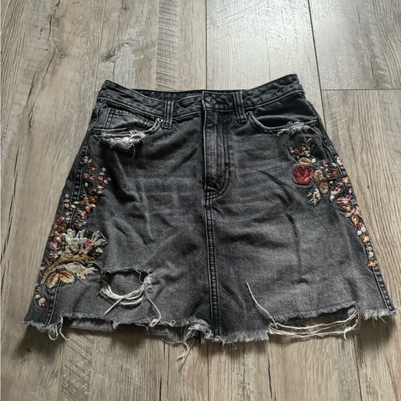 Abercrombie and Fitch Floral Jean Skirt - Picture 1 of 3